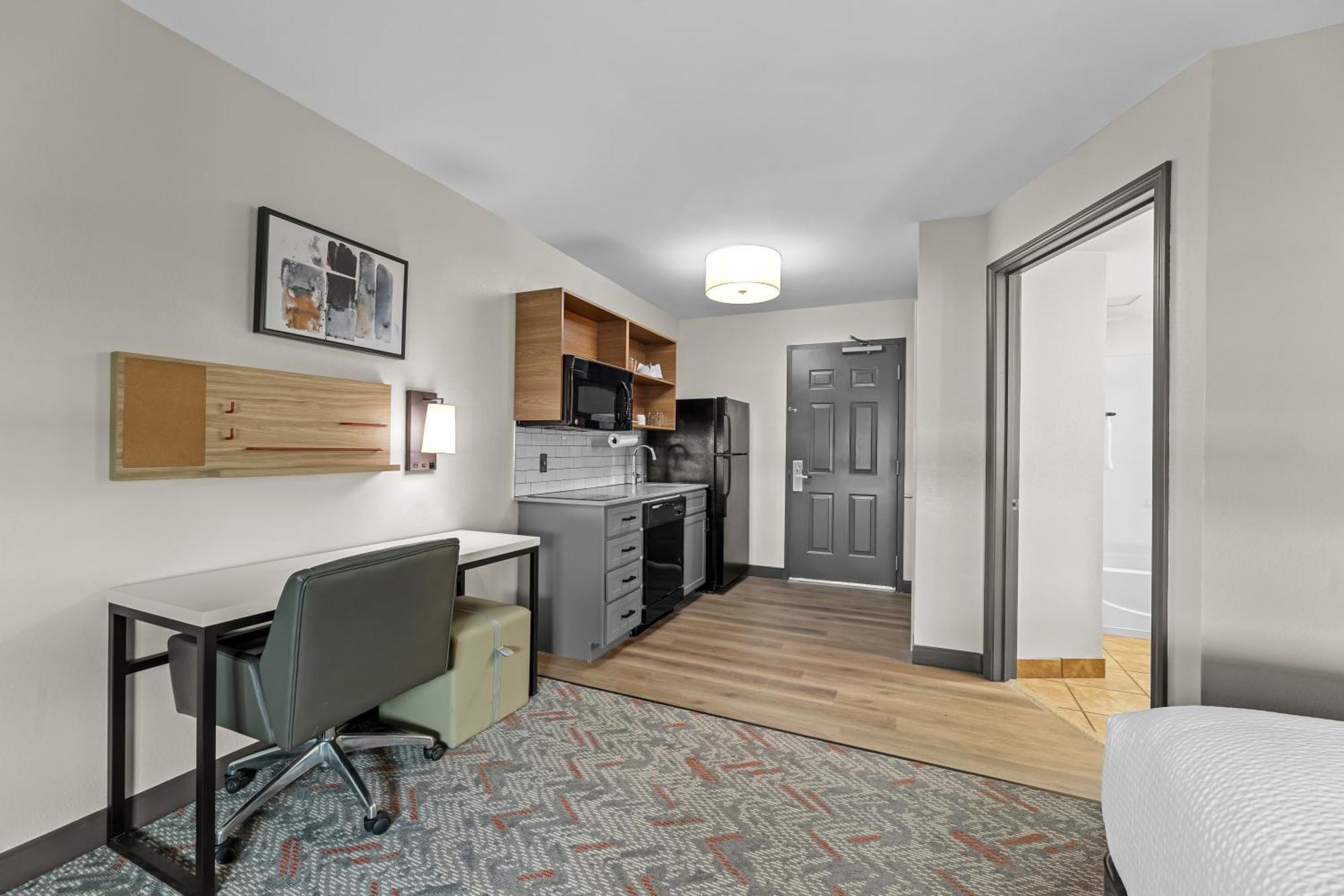 Candlewood Flowood, Ms By Ihg Hotel